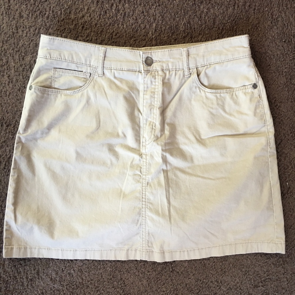 Croft & Barrow Tan Skorts - Picture 1 of 7